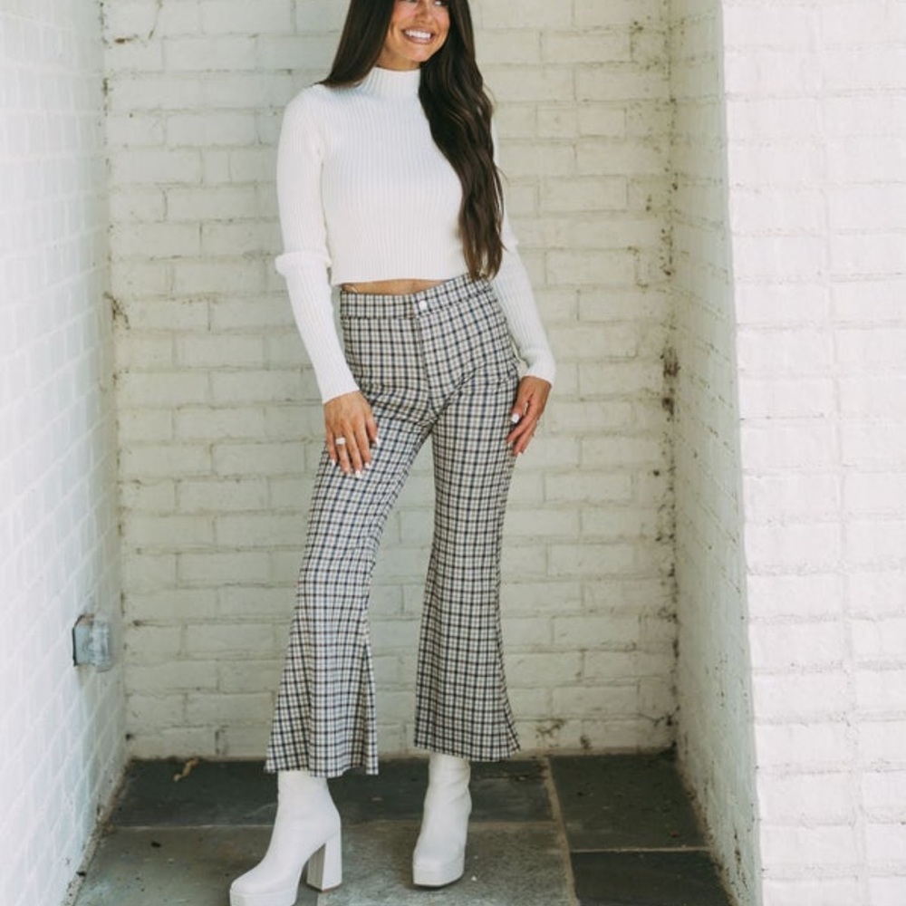 Plaid Flair Pants // Size M NEW WITH TAGS